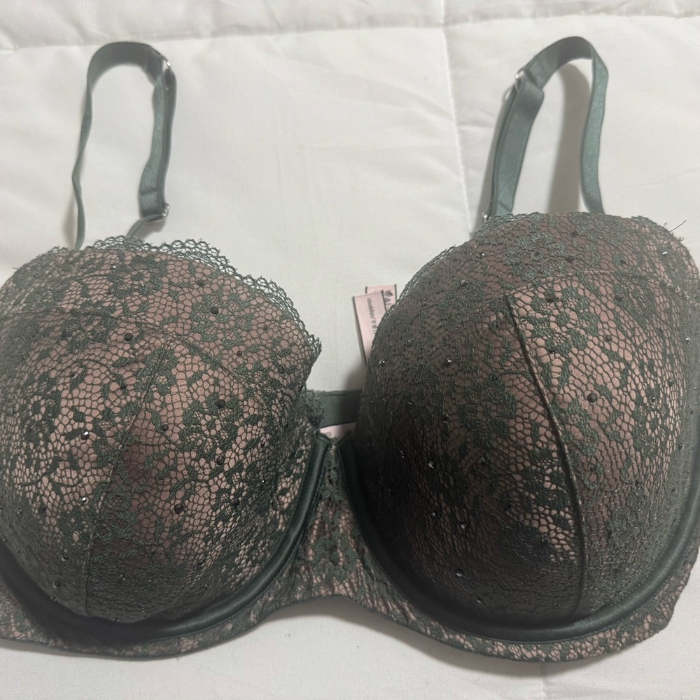 Lace Underwire Bra in Green